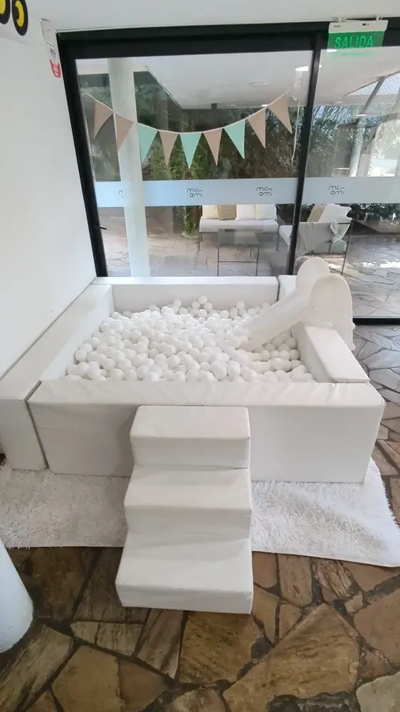 Espacio Bajitos play set at an event