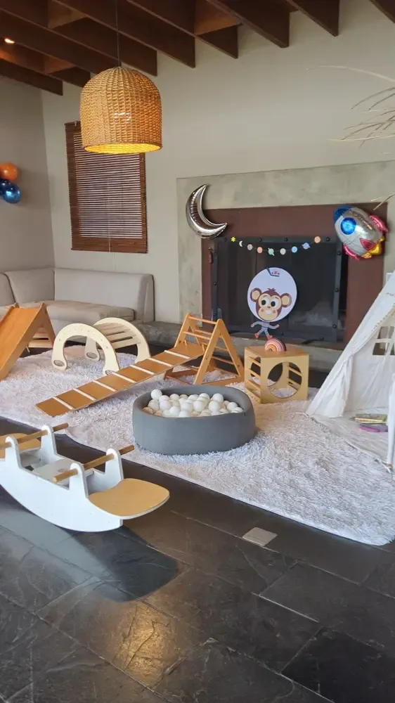 Espacio Bajitos play set at an event